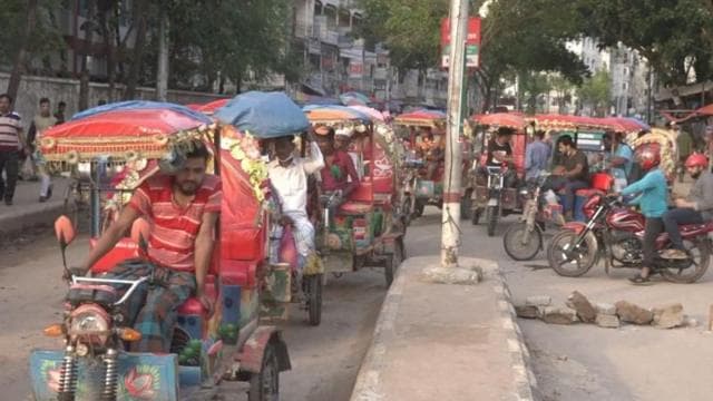 ঢাকার বিভিন্ন অলিগলিতে এসব ব্যাটারিচালিত রিকশা চলে
