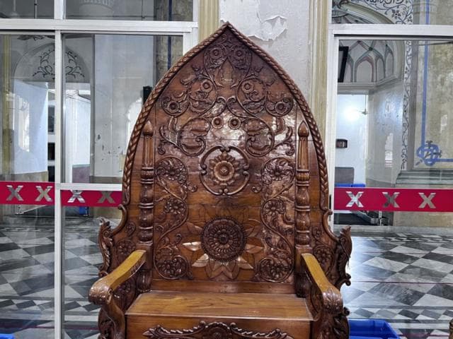 ঢাকার চকবাজারের ঐতিহাসিক শাহী মসজিদ নির্মিত হয় শায়েস্তা খানের আমলে